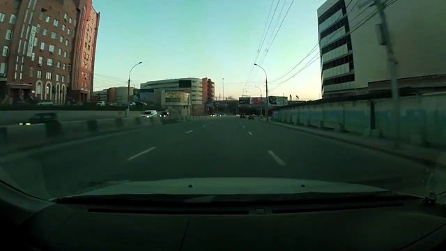 Почему олень сам темный, но с белым пятном на попе? смотреть онлайн