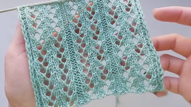 Шикарный узор спицами для вязания палантина, носков, джемперов / Очень легко вяжется смотреть онлайн