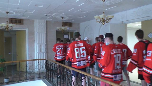 Наш новый партнер Библиотека | Экскурсия хоккеистов по библиотеке им. В.Г. Короленко смотреть онлайн