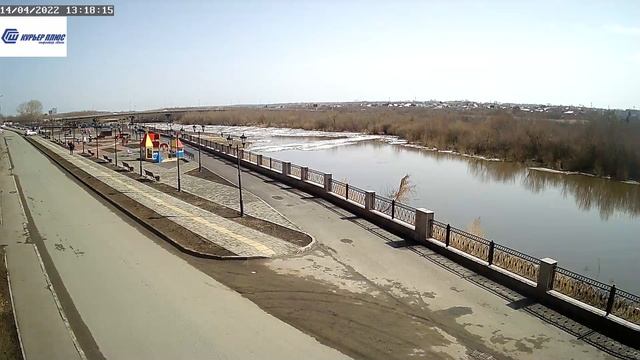 Ледоход на реке Исеть в Шадринске смотреть онлайн