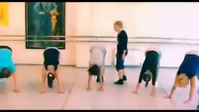 Копия видео "Эстрадный танец для детей от 3 до 7 лет" смотреть онлайн