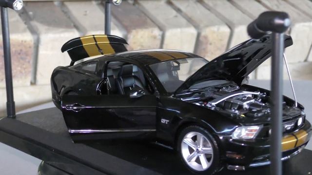 Ford Mustang GT 2010 смотреть онлайн