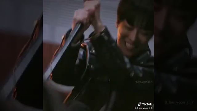 Помогите пожалуйста, подскажите название фильма, очень хочется посмотреть, но не могу найти!?!🙏🙏🙏 смотреть онлайн