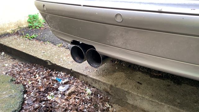 Mercedes w203 (m271) Exhaust: Stock* vs. Eisenmann & Lorinser (by Sebring) - COLD start and revs. смотреть онлайн
