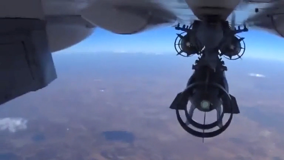 06.10.2015 Уникальные кадры СБРОСА авиабомбы на ИГИЛ-ВВС России смотреть онлайн