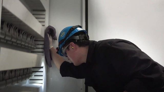 A day in the life of an ASC electrician смотреть онлайн