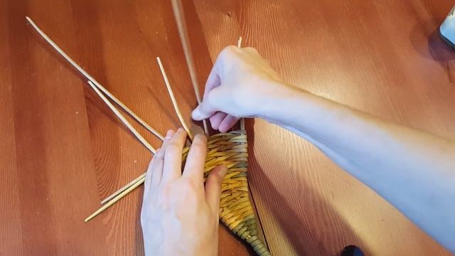 Плетение листика из газетных трубочек! Подробный МК!