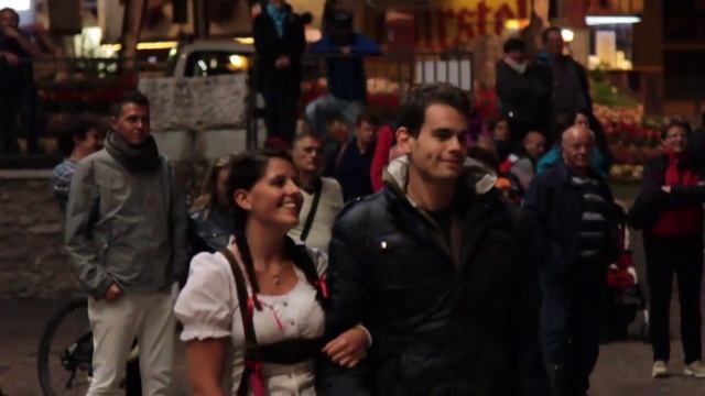 Schuhplattlerinnen - comitato manifestazioni Canazei смотреть онлайн