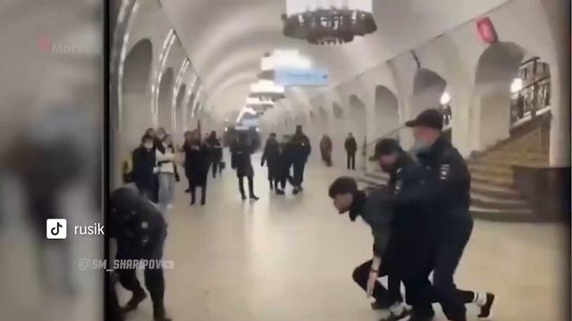 Блогери Точик пулиси руса тахкир кард Руслан Бабиев .Sm Sharipov смотреть онлайн