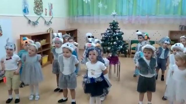 "У ребяток наших ёлочка..." Дет. сад "Алёнка" Гурьевск смотреть онлайн