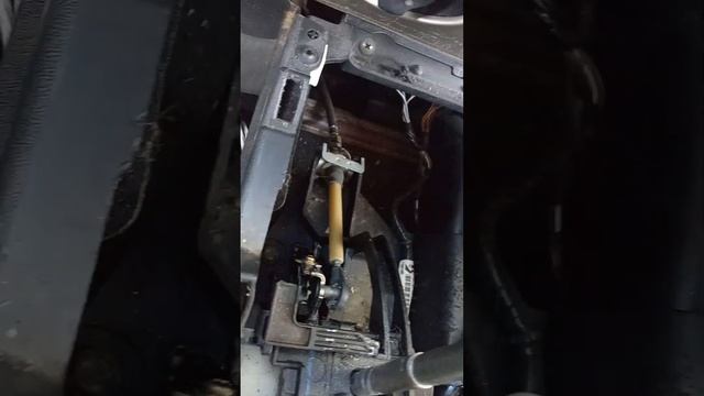 2006 Infiniti Q56 gear selector grommet, temp fix смотреть онлайн