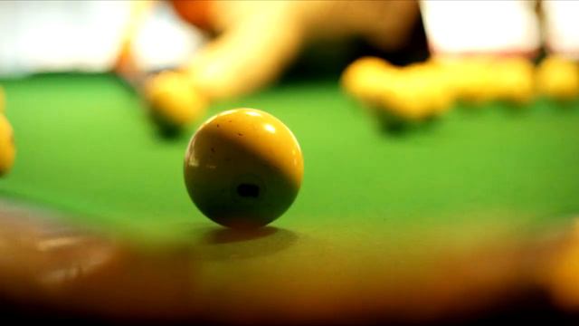 Удар чужого шара в дальний угол с приятным бонусом в ближний смотреть онлайн