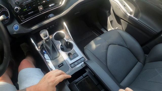 NEW 2021 Toyota Highlander 2.5 Awd Hybrid [248hp] First Drive смотреть онлайн