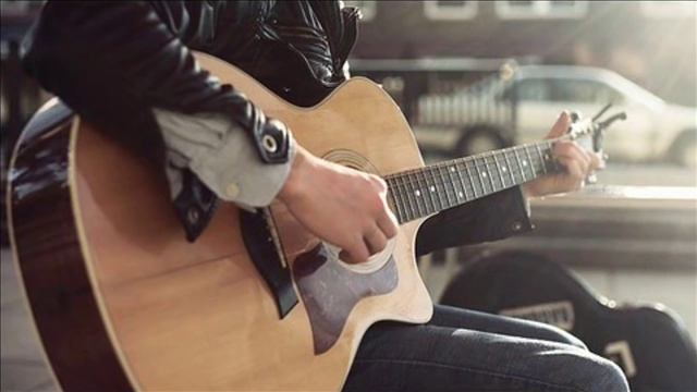 Я НЕ ЗАБУДУ авт ИГОРЬ АШУРОВ гитарная смотреть онлайн