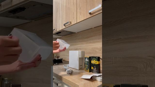 Распаковка кофемашины Xiaomi Mijia Capsule Coffee Machine White (S1301) смотреть онлайн