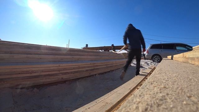 Дом в деревне / Строю дом своими руками / Поехал на пилораму привез доски / Напала стая собак /Влог смотреть онлайн