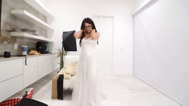 Trying Cheap Prom Dresses From WISH смотреть онлайн