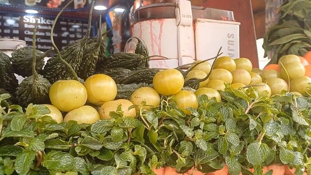 Обычный индийский полдень.Попкорн и сок...?Typical indian afternoon.Popcorn and juice? смотреть онлайн