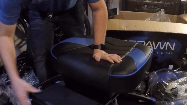 Respawn 110 Racing Style Gaming Chair. out of the box review. смотреть онлайн