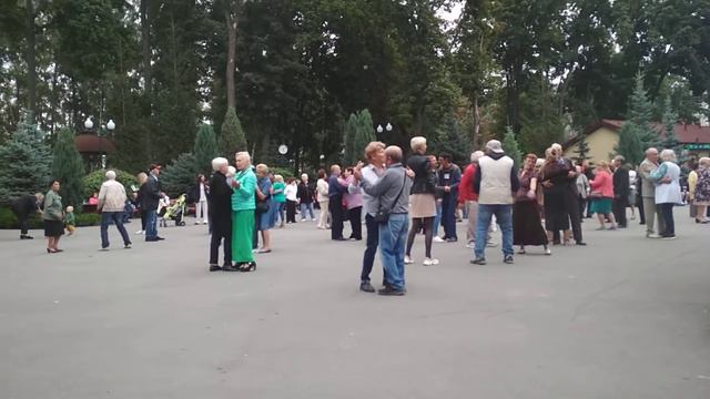 Без тебя, парк Горького.