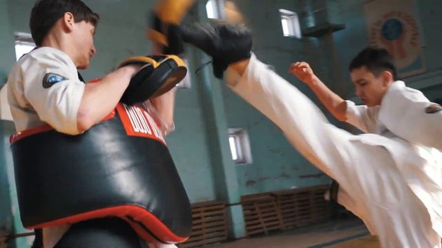 Показательное выступление для студентов военного учебного центра СибГУ им.М.Ф.Решетнева. смотреть онлайн