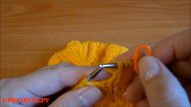 Снуд спицами для женщин (Knitting. Female round scarf) смотреть онлайн