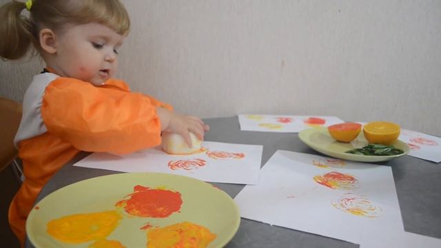 Штампы из пекинской капусты и апельсина, развивающие занятие с детьми. смотреть онлайн