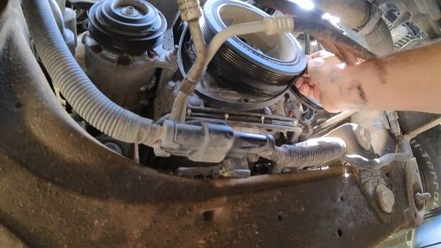 2014 GMC Sierra - Silverado 1500 engine belts replacement. AC comp, vacuum pump and serpentine. смотреть онлайн