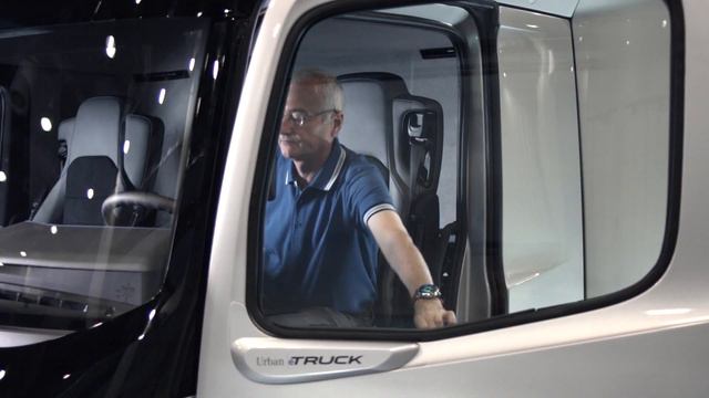 Mercedes-Benz Urban eTruck смотреть онлайн