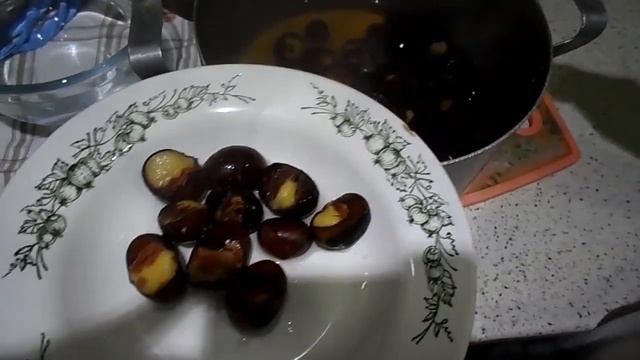 КАК БЫСТРО ПОЧИСТИТЬ КАШТАНЫ смотреть онлайн
