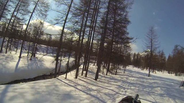 Лыжный обзор снежной долины в Магадане./Ski guide on a snowy valley in Magadan. смотреть онлайн