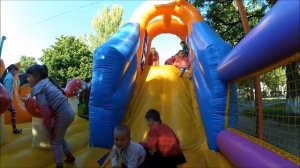 Детский надувной батут с горкой