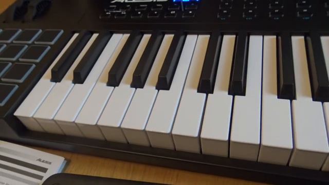 Alesis Vi49