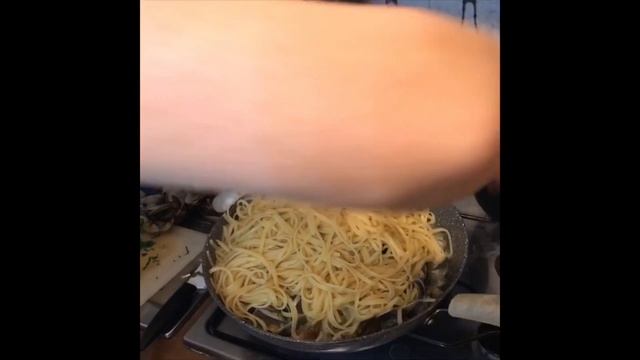 ПРИЕХАЛА в ЛОАНО | Сразу на МОРЕ | ПРОБУЮ ПАСТУ Вонголе | смотреть онлайн