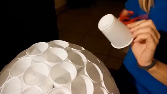 Снеговик из пластиковых стаканчиков на Новый Год смотреть онлайн