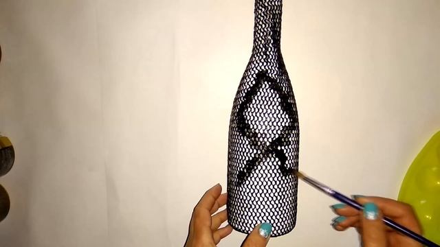 Как сделать декор бутылки имитация змеиной кожи легко и просто своими руками мастер класс Sveta DIY смотреть онлайн