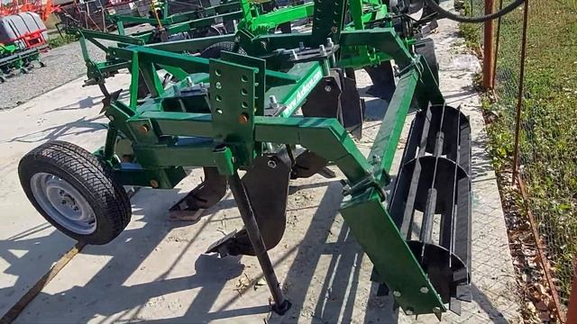 Глубокорыхлитель чизель АГЧ-1.2М под МТЗ от Дудко, Полтава смотреть онлайн