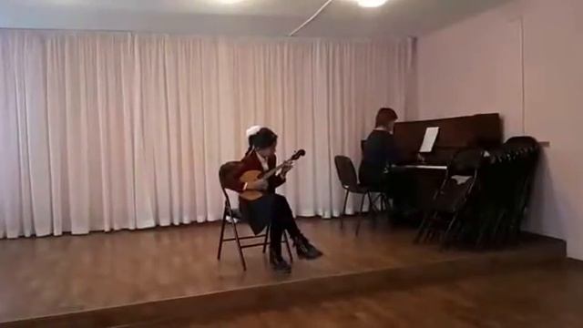 Upright piano "BELARUS", Kids plays folks music ( Kazakh dombra & russian domra), A=436 смотреть онлайн
