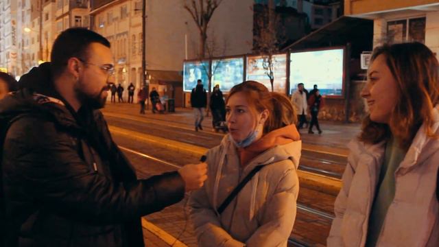 18 SOKAK RÖPORTAJLARI - SİYAHİ Mİ BEYAZ MI ? смотреть онлайн