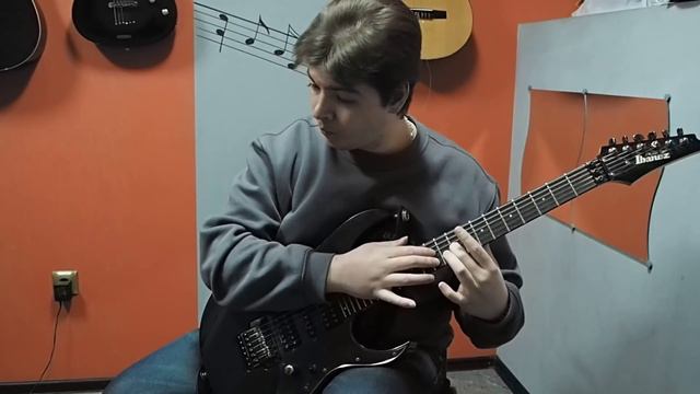 Элементарный прием игры на гитаре от преподавателя школы RockWay смотреть онлайн