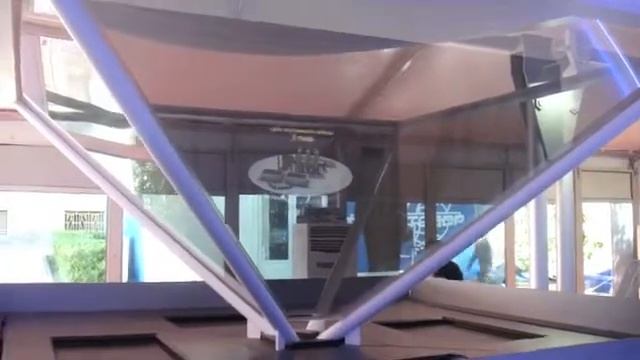 Гефест Проекция демонстрирует работу 3d-пирамиды на форуме в Сочи. смотреть онлайн