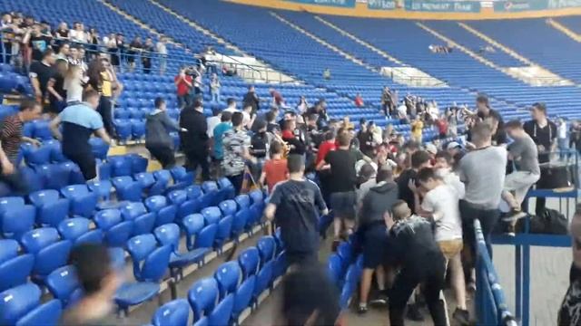 Слэм на матче Металлист-Мир смотреть онлайн