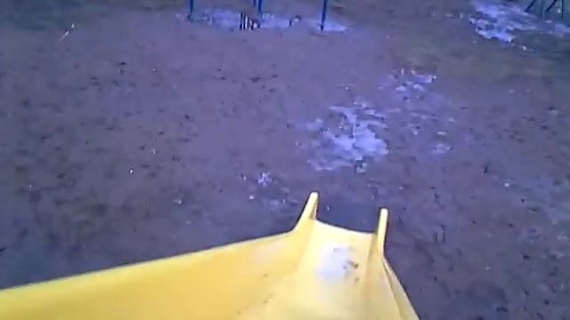 Скатилась с горки... Разбила телефон... смотреть онлайн