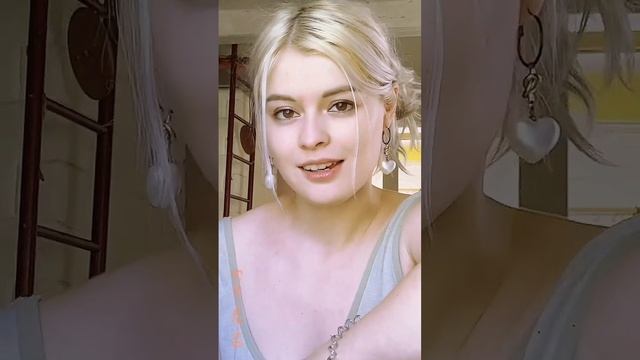ЖЕНЩИНЫ СИЛЬНЫХ ЛЮБЯТ,А НЕ В ЮБКАХ смотреть онлайн