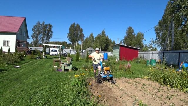 ?Копка картофеля мотоблоком Нева МБ 2.? смотреть онлайн