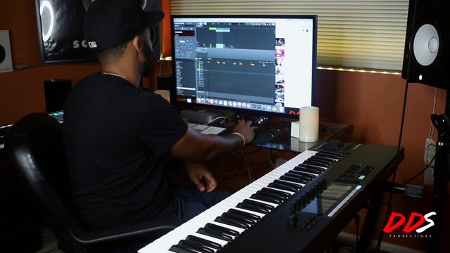 KOMPLETE KONTROL MK2 & MASCHINE MK3 Beat Making смотреть онлайн