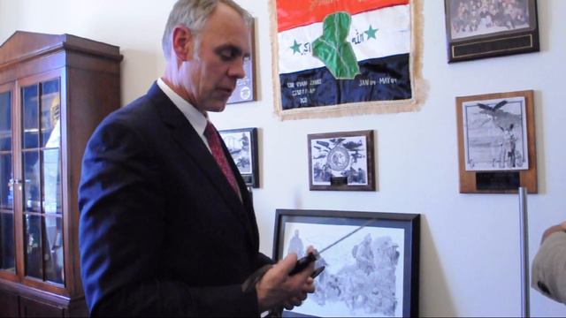 Rep. Ryan Zinke shows off his knife collection смотреть онлайн