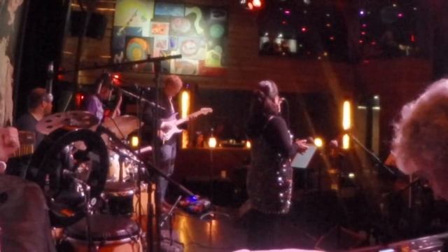 Here Comes the Sun- Gary Meek Band смотреть онлайн