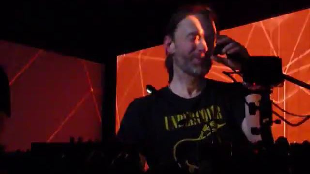 Thom Yorke & Nigel Godrich - Before Your Very Eyes - Le Poisson Rouge - 3/14/13 смотреть онлайн