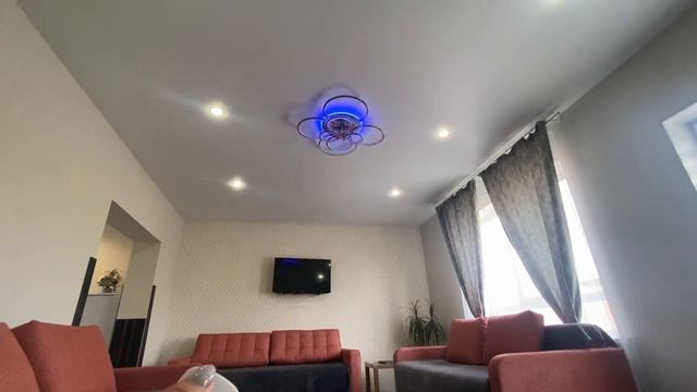 Люстра с режимом дискотеки ДОМ ? Mr. Blue ? в аренду посуточно от Home-Park смотреть онлайн